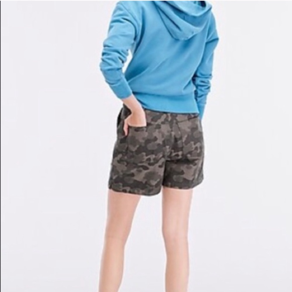 NWT J CREW CARGO SHORT in CAMO - Picture 3 of 5